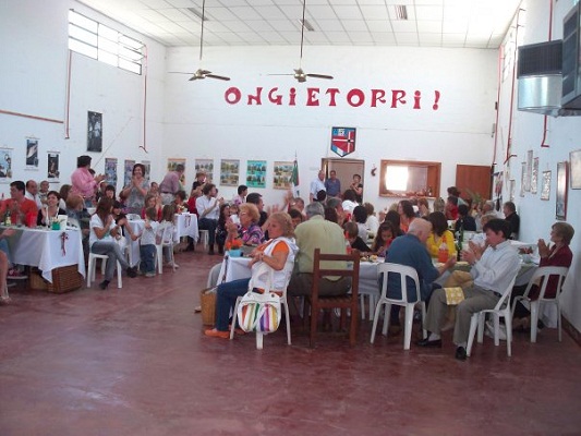 Imagen de archivo de una actividad en la sede del Zelaiko Euskal Etxea, en Santa Rosa, La Pampa (foto EE)